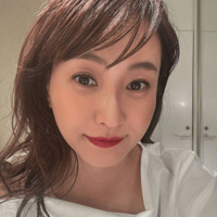 藤本美貴、赤リップが映える大人っぽメイクにファンうっとり「めっちゃ綺麗」「美人度増し増し」