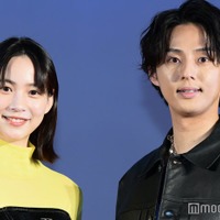 ライブを控えていた藤ヶ谷太輔（右）を心配するのん（左）（C）モデルプレス