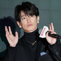 佐藤健、オーラあふれるファンミSHOTに反響「惚れます」「一生の思い出」