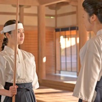 今田美桜、瀧内公美「あんぱん」第25話(C)NHK