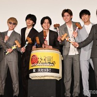 「裏社員。-スパイやらせてもろてます-」公開記念舞台挨拶に出席したWEST.(C)モデルプレス