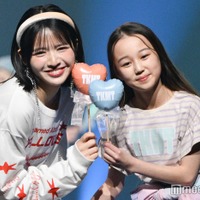 鎮西寿々歌、藤森緑桜(C)モデルプレス