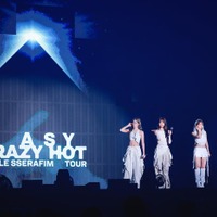LE SSERAFIM(HUH YUNJINは欠席)(P)&(C)SOURCE MUSIC