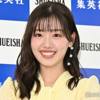 茶髪の佐々木美玲(C)モデルプレス