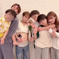 第5子妊娠中の辻希美、ふっくらお腹を見せた家族集合SHOT公開「幸せ過ぎる母の日でした」