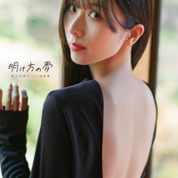 佐々木琴子、色っぽい美背中を大胆に披露！自然体の表情から意外な姿まで詰め込んだ1st写真集発売