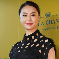 観月ありさ、芸能活動44周年を報告！美脚のワンピースSHOTに「憧れです」「ずっと大好き」の声