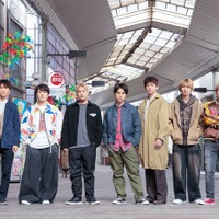 WEST.(C)2025「裏社員。-スパイやらせてもろてます‐」製作委員会