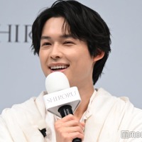 ◯×トークで全て〇を出してしまい×に謝る松村北斗(C)モデルプレス