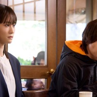 前田敦子、松田元太「人事の人見」場面写真(C)フジテレビ
