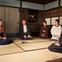 今田美桜、吉田鋼太郎、浅田美代子、江口のりこ、中島歩ら「あんぱん」第39話(C)NHK