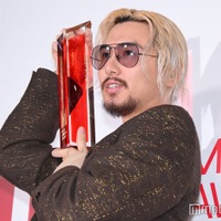 囲み取材に応じた藤井 風(C)モデルプレス