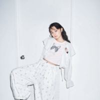 アンジュルム上國料萌衣、お腹チラ見せのゆったりウェアSHOTに反響「おしゃれ！」「本当にキレイです」