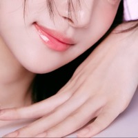 “誤解”されるかも!?「ふしだらに見える40代女性」のポーチに入っているNGコスメとは