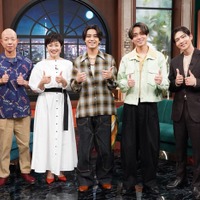 小峠英二、有働由美子アナ、高橋海人、永瀬廉、松下洸平(C)日本テレビ