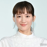 「ひとりでしにたい」取材会に出席した綾瀬はるか(C)モデルプレス