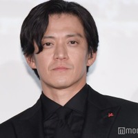 「フロントライン」ジャパンプレミアに登壇した小栗旬(C)モデルプレス