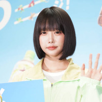 ano、爽やかなカジュアル衣装でイベントに登場！“フラフープチャレンジ”経て新垣結衣に尊敬のまなざし