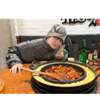 佐野勇斗、友人と韓国を満喫！楽しげな旅行SHOTにファンほっこり「全部かわいすぎる」「いい笑顔」