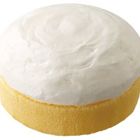 盛りすぎ!プレミアムロールケーキ税込227円/提供画像