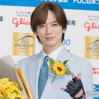 授賞式に出席したDAIGO（C）モデルプレス