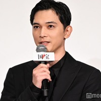 「国宝」初日舞台挨拶に出席した吉沢亮（C）モデルプレス