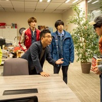 齊藤なぎさ、岐洲匠、八嶋智人、伊野尾慧、松倉海斗「パラレル夫婦 死んだ“僕と妻”の真実」(C)カンテレ