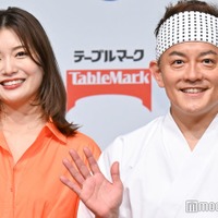 「テーブルマーク カトキチさぬきうどん」イベントに登壇した蜂谷晏海、井戸田潤(C)モデルプレス