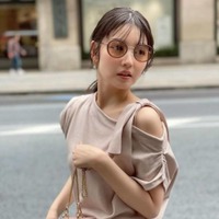 「国宝級」道重さゆみ、ほっそり美肩がチラリ！肌見せ夏コーデに絶賛の声「優勝すぎます！」