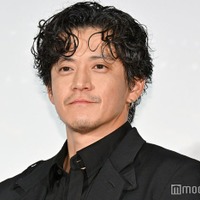 初日舞台挨拶に出席した小栗旬(C)モデルプレス