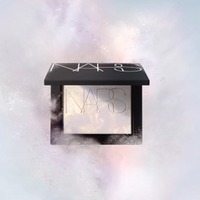 NARS、「ライトリフレクティング プリズマティックパウダー」に、透明感と上品な煌めきをプラスする新シェードが数量限定で登場！