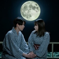 本田響矢、芳根京子「波うららかに、めおと日和」(C)フジテレビ