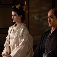 橋本愛、横浜流星「べらぼう~蔦重栄華乃夢噺~」第25話(C)NHK
