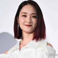 黒髪の剛力彩芽(C)モデルプレス