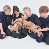 渡辺美奈代、夫と息子たち＆“愛犬3姉妹”との幸せ家族SHOTに反響「素敵すぎます」「もう最高」