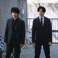 中村倫也、高橋海人「DOPE 麻薬取締部特捜課」第1話(C)TBS