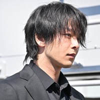 中村倫也「DOPE 麻薬取締部特捜課」第1話(C)TBS