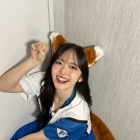 「かわいすぎて保護」鈴木愛理、きつね耳＆尻尾でパシャリ！始球式の思い出SHOTにファン悶絶「勝利の美女神様」