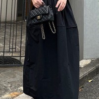 １枚でサマになる「黒ドッキングワンピ」。体型カバーも叶う大人女性の味方なんです【40代の毎日コーデ】