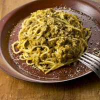 パパッと15分で完成！パスタとカレーの夢の共演「カリーボナーラ」