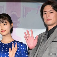 「不思議の国でアリスと -Dive in Wonderland-」完成披露試写会舞台挨拶に出席した原菜乃華、間宮祥太朗(C)モデルプレス
