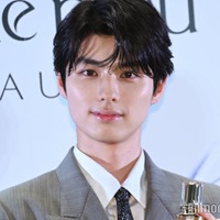 「クレ・ド・ポー ボーテ POPUPイベント」フォトコールに登壇した本田響矢(C)モデルプレス