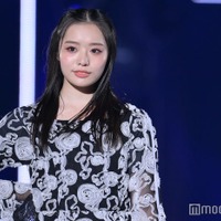 ロングの高鶴桃羽（C）モデルプレス