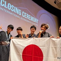 日本代表5名（左から小川さん、冨田さん、早川さん、増島さん、岡本さん）