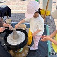 伊賀焼実演展示・体験のようす