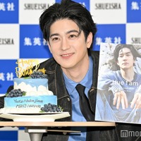 「Hue I am」メディア向け発売記念取材会で誕生日を祝ってもらった中島裕翔(C)モデルプレス