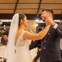 アメリカの結婚式で…「えっ、こんなに？」日本と”まったく違う雰囲気”に「体力やば！」「楽しそう」