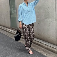 レオパード柄パンツがおしゃれ。こなれカジュアルに着こなす秘訣とは【40代の毎日コーデ】