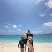 丸高愛実、家族5人でパシャリ！宮古島満喫SHOTに「柿谷ファミリー素敵」「幸せが溢れ出てる」の声