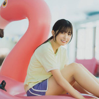 乃木坂46五百城茉央、ほっそり美脚のショーパンSHOT披露！夏らしさ全開グラビアで笑顔はじける